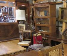 Antique : ) Bookcases, Buffets, China Cabinets, Curios & Desks - Photo 3