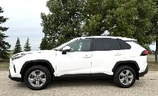 2023 Toyota RAV4 Hybrid XLE AWD SUNROOF -CARPLAY-WARRANTY INCL - Photo 2