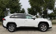2023 Toyota RAV4 Hybrid XLE AWD SUNROOF -CARPLAY-WARRANTY INCL - Photo 3