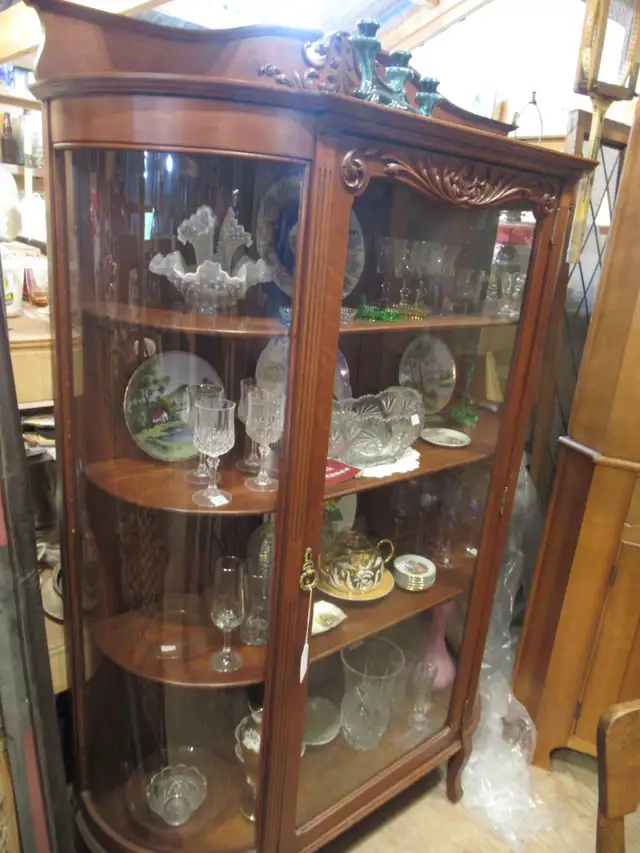 Antique : ) China Cabinets, Display or Curios Cabinets