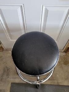Garage Stool with adjustable Height - Photo 2