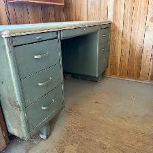 METAL TANKER DESK​