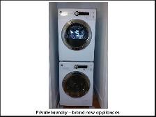 Renovated Two Bedroom Apartment - Beaches - Laundry & Parking - Photo 9