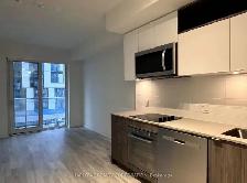 Private den with door for 950 located near Eaton centre - Photo 2