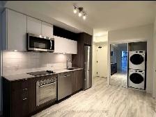 Private den with door for 950 located near Eaton centre - Photo 4