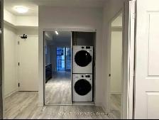 Private den with door for 950 located near Eaton centre - Photo 6