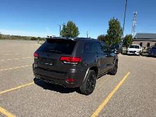 2021 Jeep Grand Cherokee Laredo  4x4 - Photo 6
