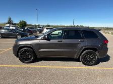 2021 Jeep Grand Cherokee Laredo  4x4 - Photo 9