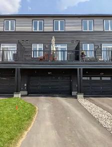 Kanata Speedvale Crt 3-bedroom townhome for rent - Photo 2