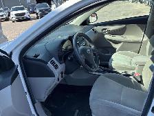 2011 Toyota Corolla LE - Photo 3
