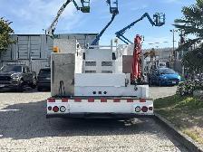 2006 International DuraStar 4300 LP Service Truck With Crane - Photo 9