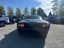 2023 Dodge Challenger SXT - Photo 2