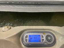 Jacuzzi j495 hot tub - Photo 5