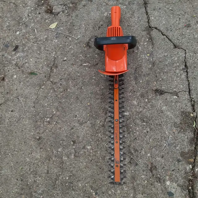 Black And Decker Electric Trimmer