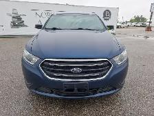 2017 Ford Taurus - Photo 2