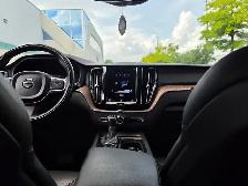2021 Volvo XC60 T6 Momentum | Moonroof | Apple Carplay | Alloys - Photo 7