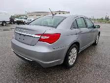 2014 Chrysler 200 - Photo 5