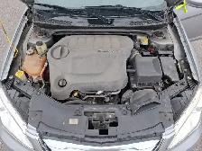 2014 Chrysler 200 - Photo 9