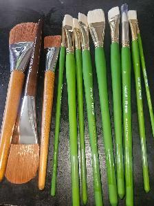 NEW, UNUSED ASSORTED TUBES OF GOLDEN ACRYLIC PAINTS AND BRUSHES