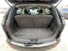 2013 Hyundai Santa Fe AWD 4dr 3.3L Auto XL LTD w/Unvented Seat - Photo 10