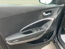 2013 Hyundai Santa Fe AWD 4dr 3.3L Auto XL LTD w/Unvented Seat - Photo 15