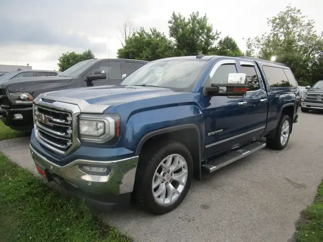 GMC Sierra 1500 4WD Double Cab 143.5' SLT cuir 6,2 l SLT 2017 FI