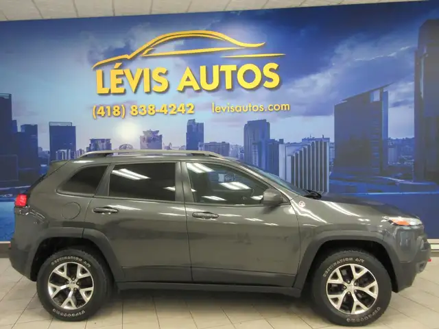 JEEP CHEROKEE 2016 TRAILHAWK 4X4 V-6 3.2 LITRES 4X4 CUIR CHAUFFA