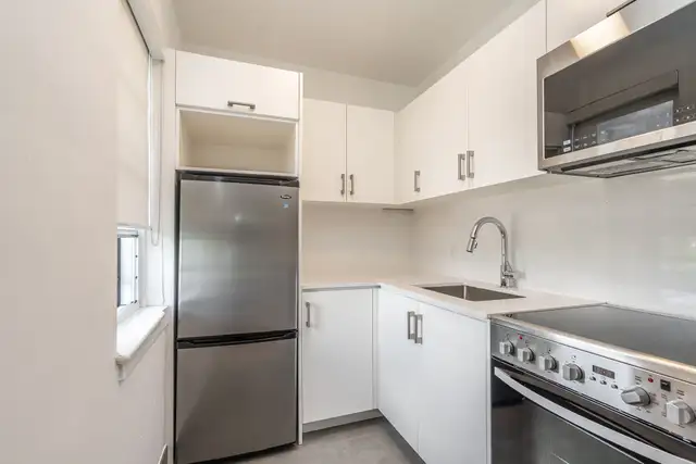renovated one bedroom, st.clair and o'connor - ID 2047