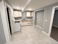 ALL INCLUSIVE! 1 bedroom unit in four-plex @ 331 Mitton St N - Photo 2