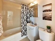 Apartment rentals at 680 Roselawn - Chaplin Crescent - Photo 9