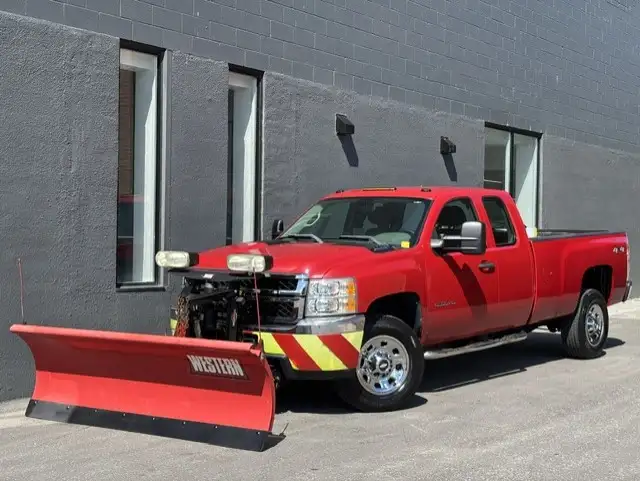 2012 Chevrolet Silverado 3500HD 4X4 WESTERN SNOW PLOW-ONLY 45,