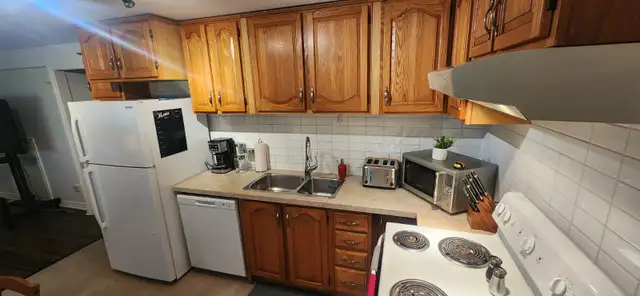ROSEMONT–MAINTENANT/NOW–TOUT MEUBLÉ/FULLY furnished – 3 1/2
