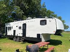 Renovated 33 Foot Fifth Wheel Camper