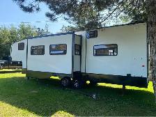 Renovated 33 Foot Fifth Wheel Camper - Photo 3