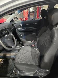 2009 HYUNDAI ACCENT WITH ONLY 125000KM $3500.00 OBO - Photo 5
