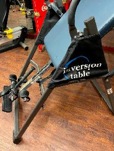 INVERSION TABLE. BEST, STURDIEST. New (got as gift) never used. - Photo 7