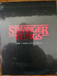 STRANGER THINGS NETFLIX SHOW BLUERAY BOXSET COLLECTION
