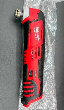 NEW Cordless Milwaukee M12 Oscillating Multitool ( 2426-20 ) - Photo 2