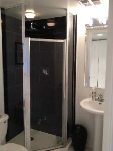 Step Into Style - Modern Condo in North York - Photo 5