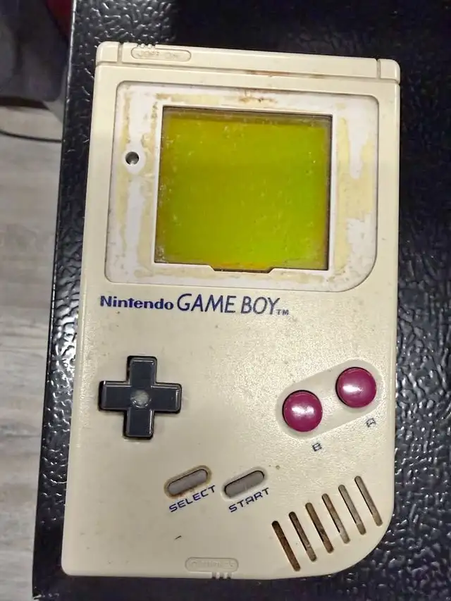 Nintendo Game Boy DMG-01 Vintage Gray Handheld Console Powers On