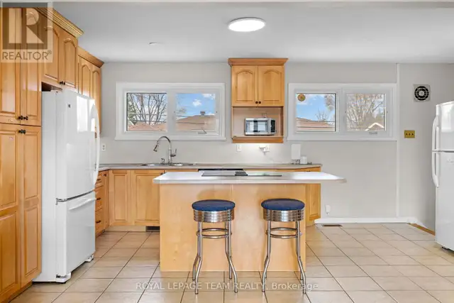 A Single House 6 Bedrooms near Algonquin College $6000/month Now