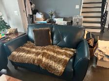 Furniture for sale on sold house - Photo 3