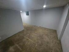 Room by McMaster U /male student house $634 @ mos incl utilities - Photo 3