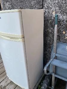 Propane fridge - Photo 3