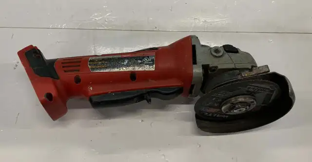 Milwaukee M18 18V 4-1/2' Grinder