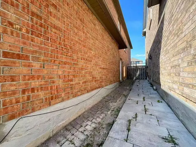 BASEMENT FOR RENT IN VAUGHAN