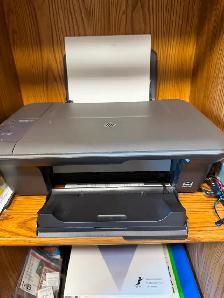 HP Deskjet 1050 with 2 new ink cartridges