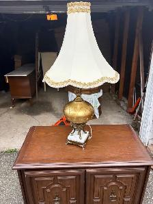 Free delivery used antique Vintage Gold and White Table Lamp - Photo 4