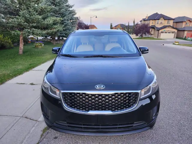 3018 Kia Sedona LX