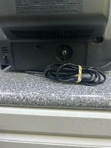 Toshiba 13A24 13" CRT Television (2004) - No Remote - Photo 2